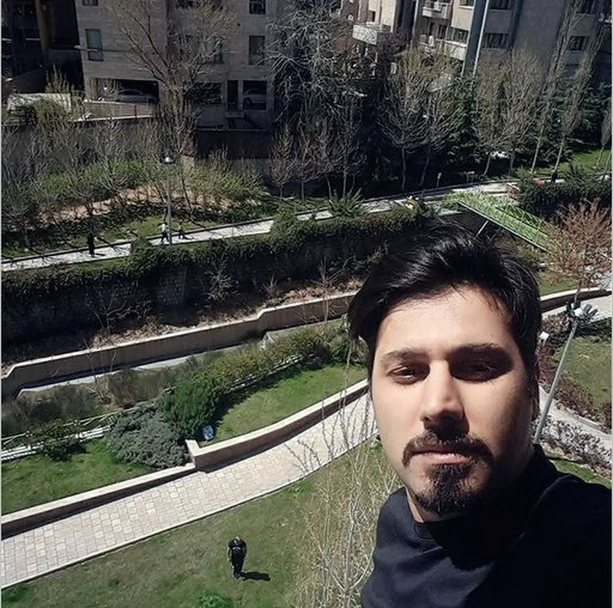 سلفی احسان خواجه امیری در روز طبیعت/ عکس