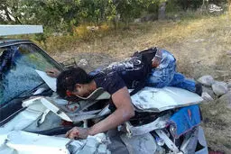 بلایی‌ که‌ وانت‌ بر‌ سر‌ موتورسوار‌ آورد/عکس