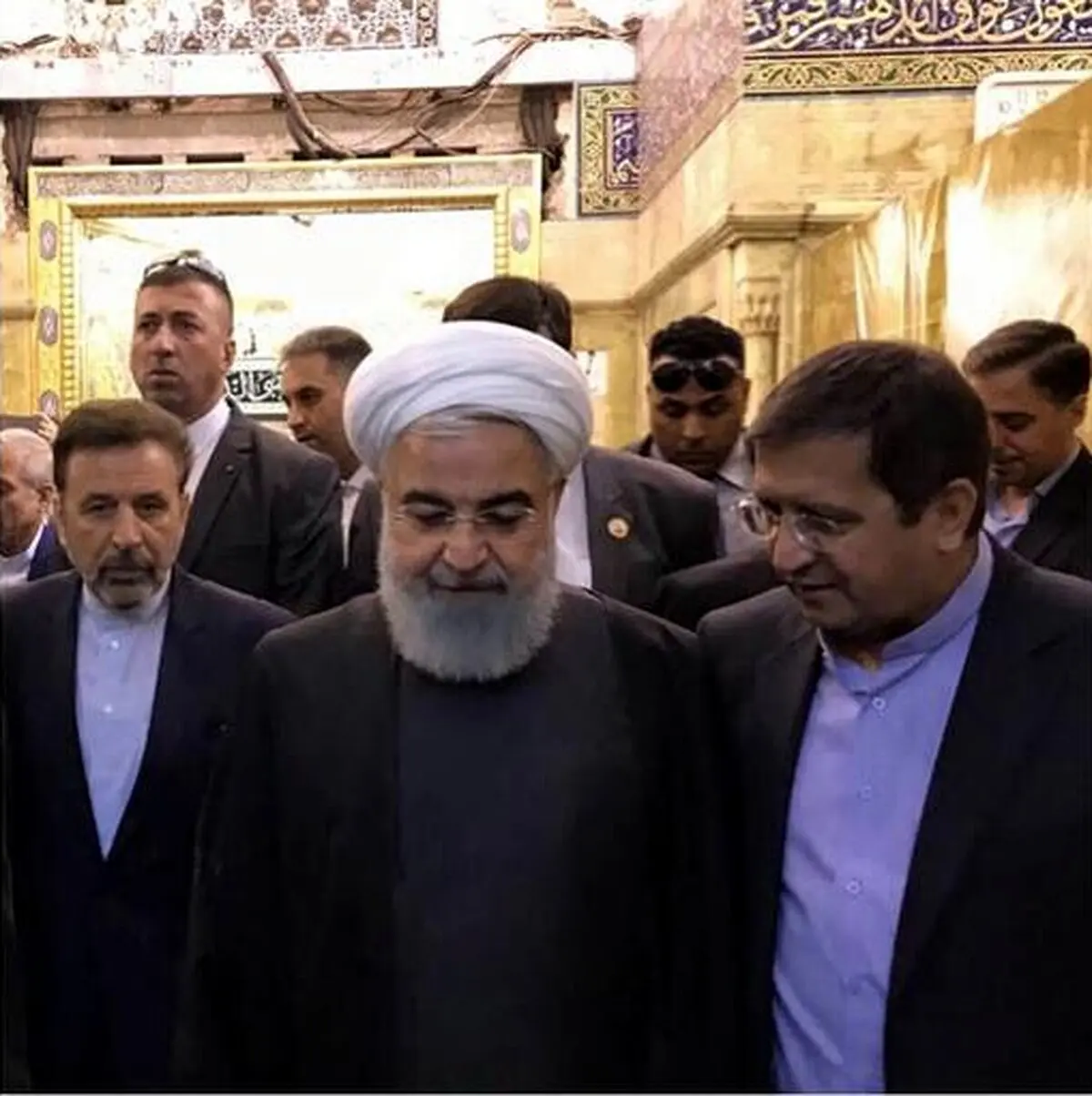 زیارت رئیس بانک مرکزی در کاظمین/عکس