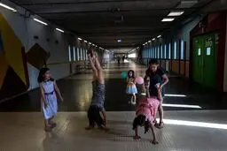 تصاویر/ زندان هلندی‌ها که محل زندگی پناهجویان شد