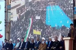 همراه شدن عارف و نهاوندیان با راهپیمایان یزدی /عکس