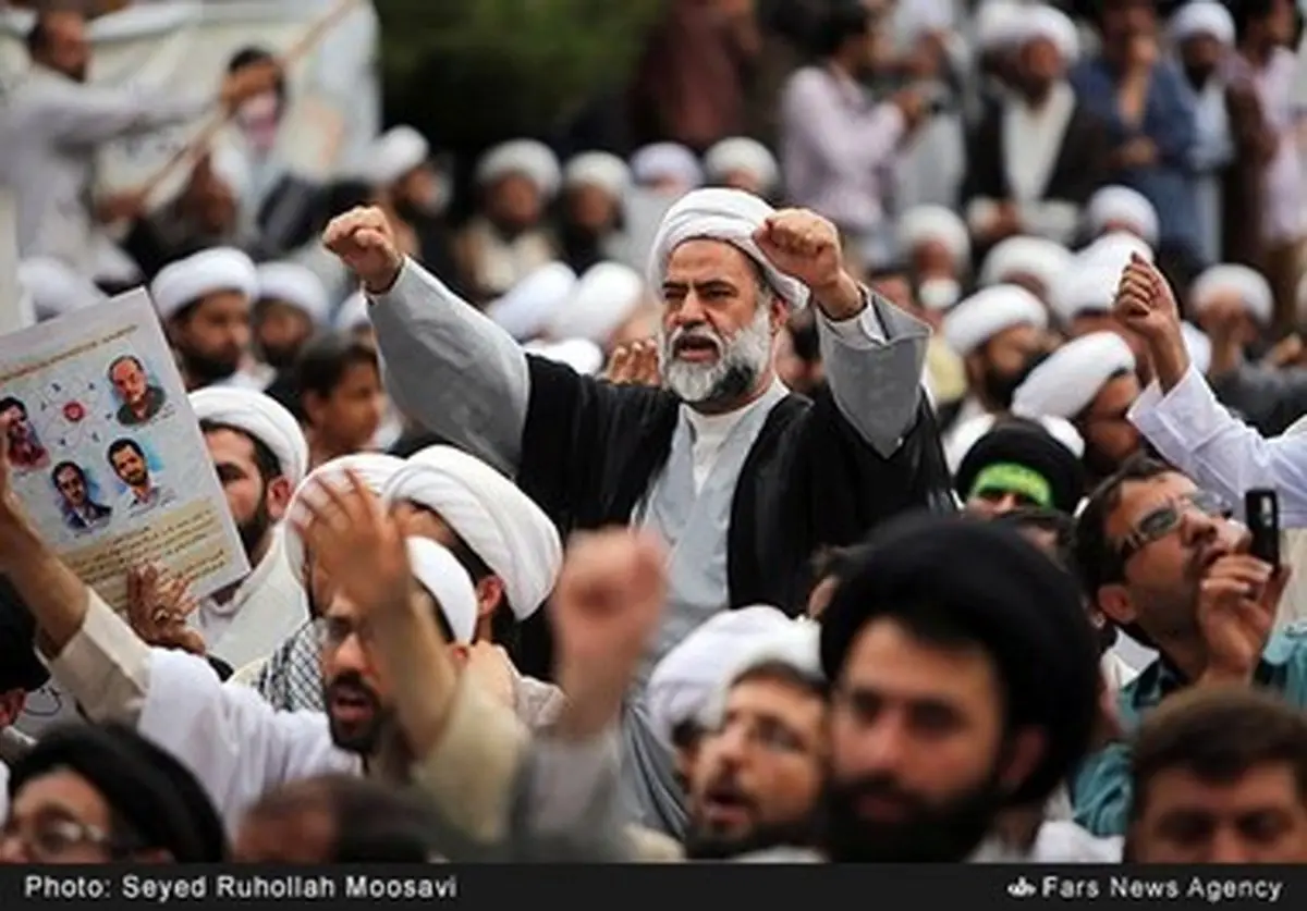 حاشیه‌های تصویری تجمع هسته‌ای طلاب مدرسه فیضیه قم