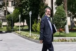 وزیر کشور تکذیب کرد: منشی زن برای مدیران دولتی ممنوع نیست