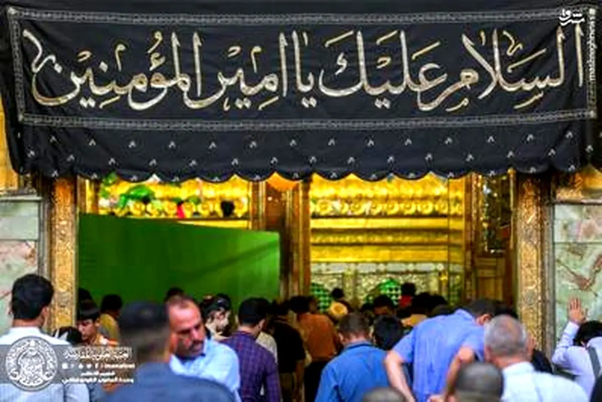مراسم سیاه پوش کردن حرم حضرت علی(ع)/تصاویر