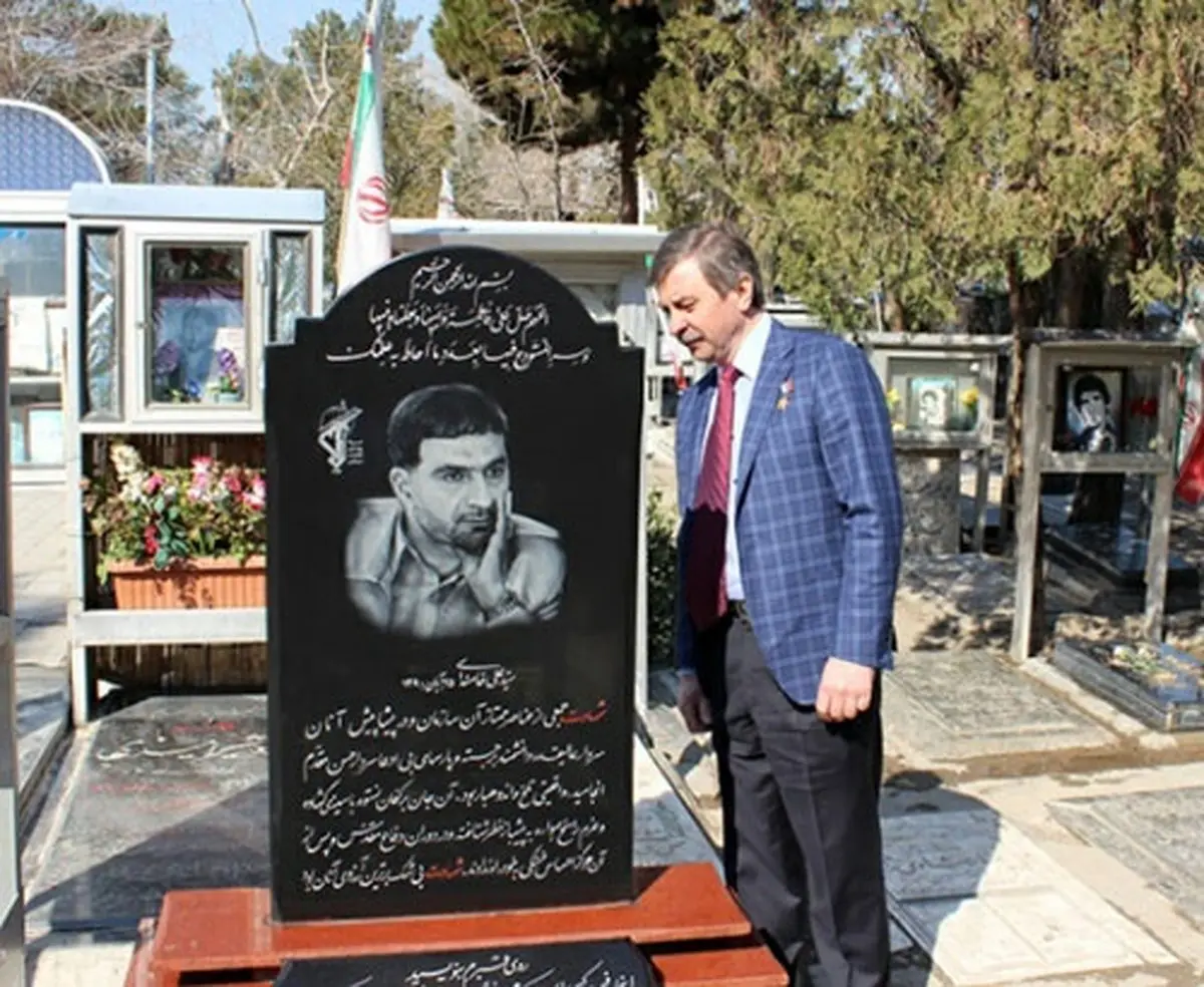 ادای احترام فضانورد روس به پدر صنعت موشکی ایران