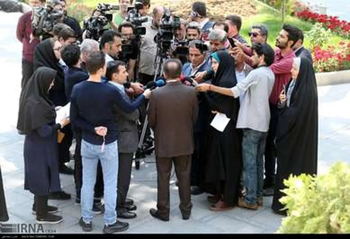 تصاویر: حاشیه‌های جلسه امروز هیأت دولت