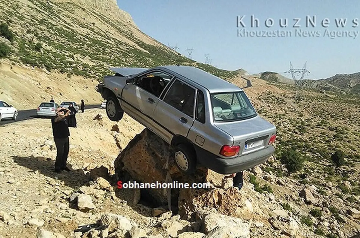 پرواز ناموفق پراید در جاده/عکس