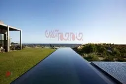 زیباترین استخر های هتل‌های لوکس جهان + عکس