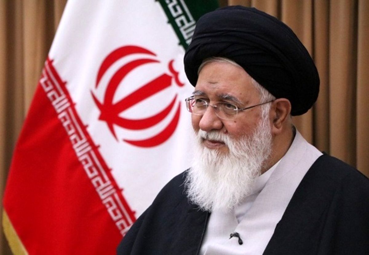 هشدار علم الهدی نسبت به ترویج جریان انحرافی؛ مراقب باشید سراغ نیروهای جوان نیاید
