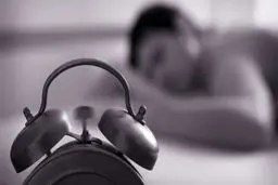 چگونه مشکل دیر بیدار شدن را حل کنیم؟