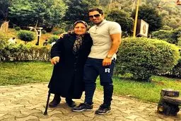 مهرزاد معدنچی در کنار مادرش/ عکس