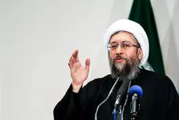 آیت الله آملی لاریجانی: شایعه حساب های شخصی  من دروغ است/ لغو سخنرانی یک نماینده مهم‌تر بود یا پخش یک شایعه درباره رییس قوه قضاییه؟/ متوجه نمی شوم چرا رئیس مجلس درباره حادثه مشهد اظهار تاسف کرده