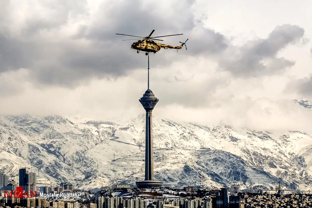 عکس شگفت انگیز از هلی برد برج میلاد!