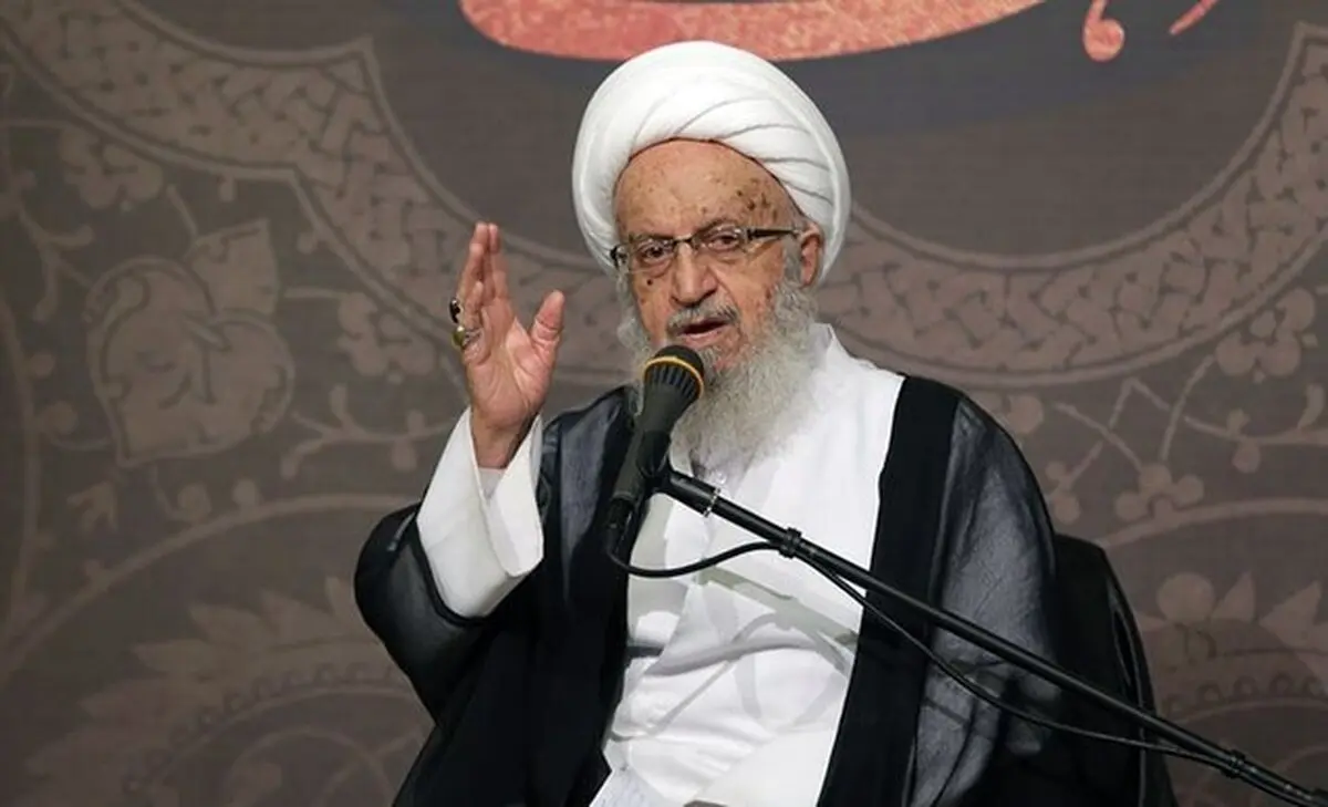 نظر آیت الله مکارم درباره حضور زنان در ورزشگاه