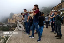 رسم سنج‌زنی در شهر تاریخی ماسوله / تصاویر