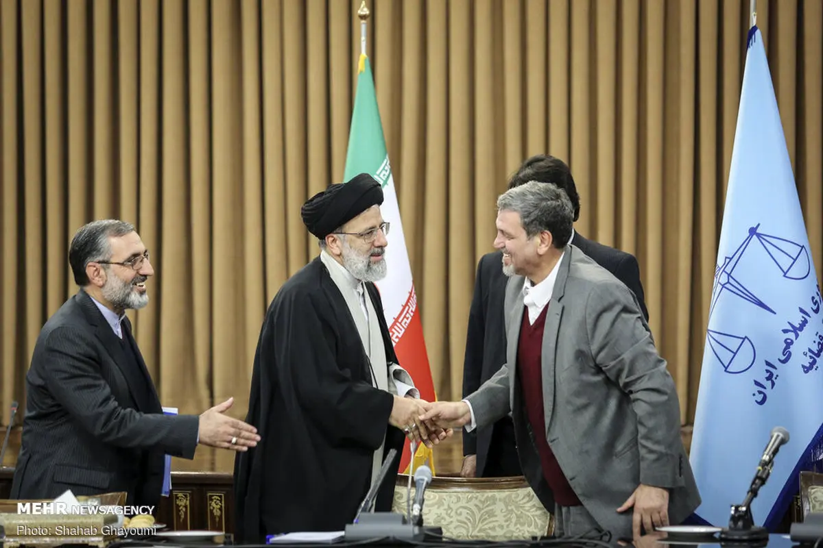 عکس / خوش و بش رئیس دستگاه قضا با عضو فراکسیون دیپلماسی مجلس