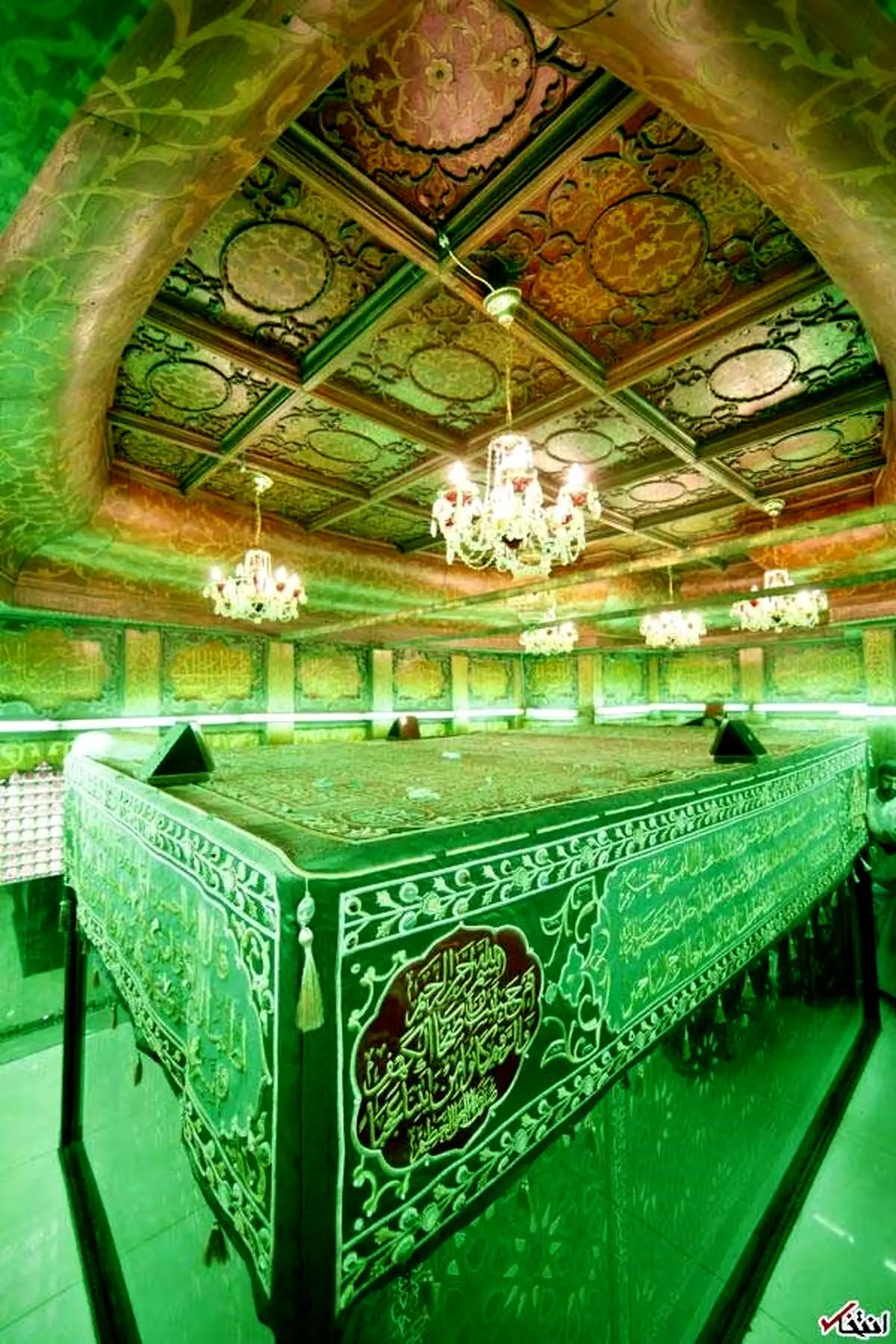 نمایی از داخل ضریح سیدالشهدا (ع)/عکس