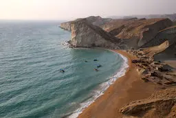 تجربه قدم زدن بر روی شن های مریخی سواحل پارسیان / تصاویر