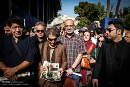 تیپ متفاوت خواننده سرشناس در مراسم خاکسپاری استاد تار/عکس