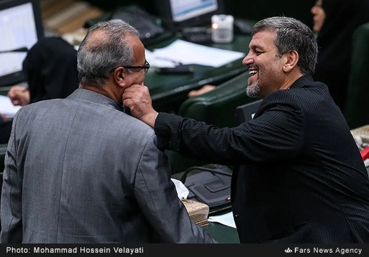 شوخی جالب یک نماینده/ عکس