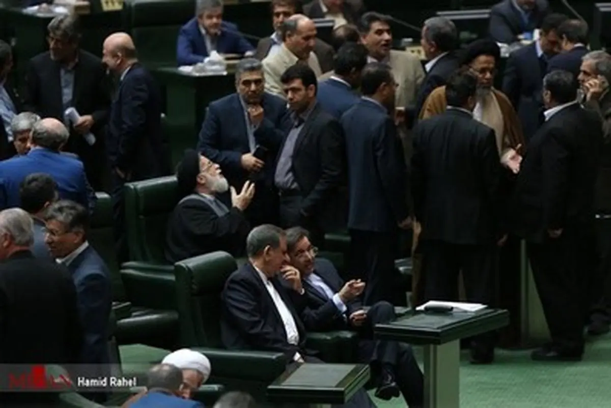 چهره های دولتی که به جلسه استیضاح آخوندی رفتند/تصاویر