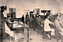 کارمندان مخابرات در سال 1304 / عکس