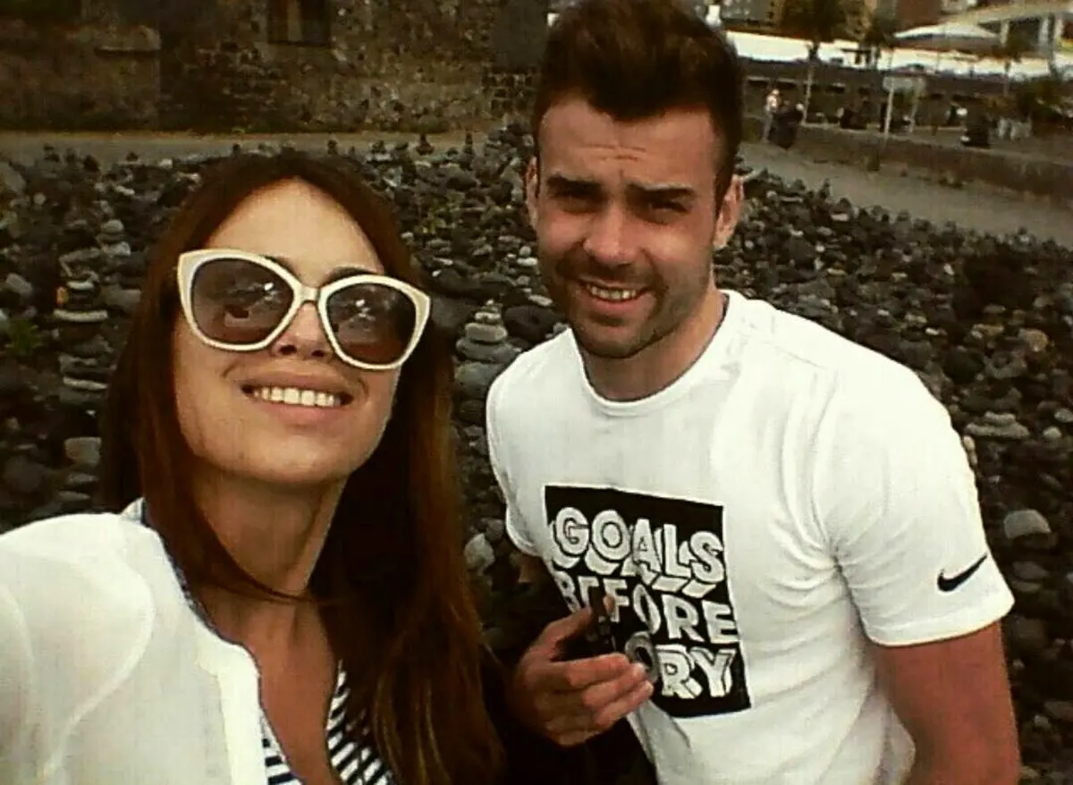 سلفی دروازه بان جدید پرسپولیس با همسرش/عکس