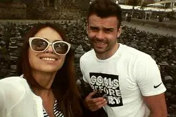 سلفی دروازه بان جدید پرسپولیس با همسرش/عکس