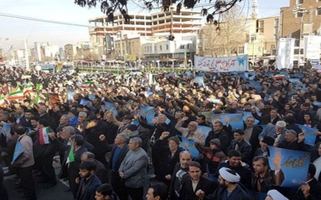 تصاویری از راهپیمایی مردمی علیه اغتشاشات اخیر
