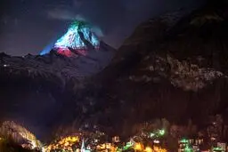 پرچم ایران روی نمادین‌ترین کوه سوئیس + عکس
