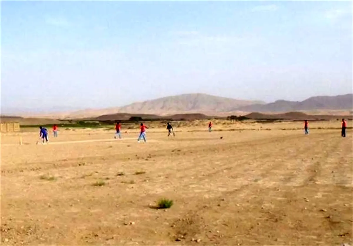مسابقات کریکت دانش‌آموزی در زابل افغانستان +تصاویر