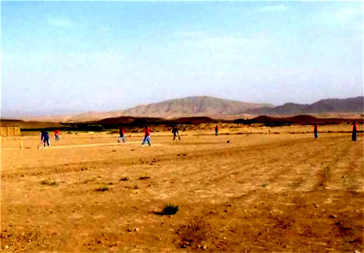 مسابقات کریکت دانش‌آموزی در زابل افغانستان +تصاویر