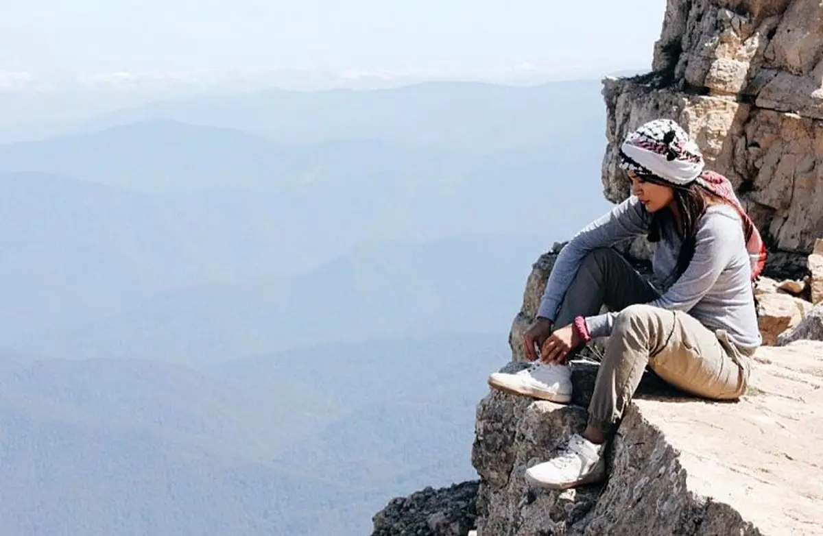 عکسی از یک چهره سینمایی در موقعیت خطرناک