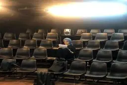 تمرین لیندا کیانی در یک سالن خالی + عکس