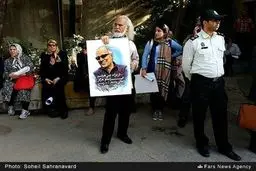 جمعیت حاضر در تشییع پیکر کیارستمی/ تصاویر