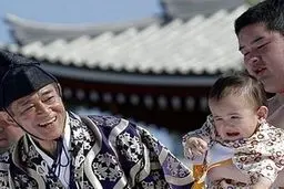 مسابقه به گریه انداختن کودکان ! + تصاویر