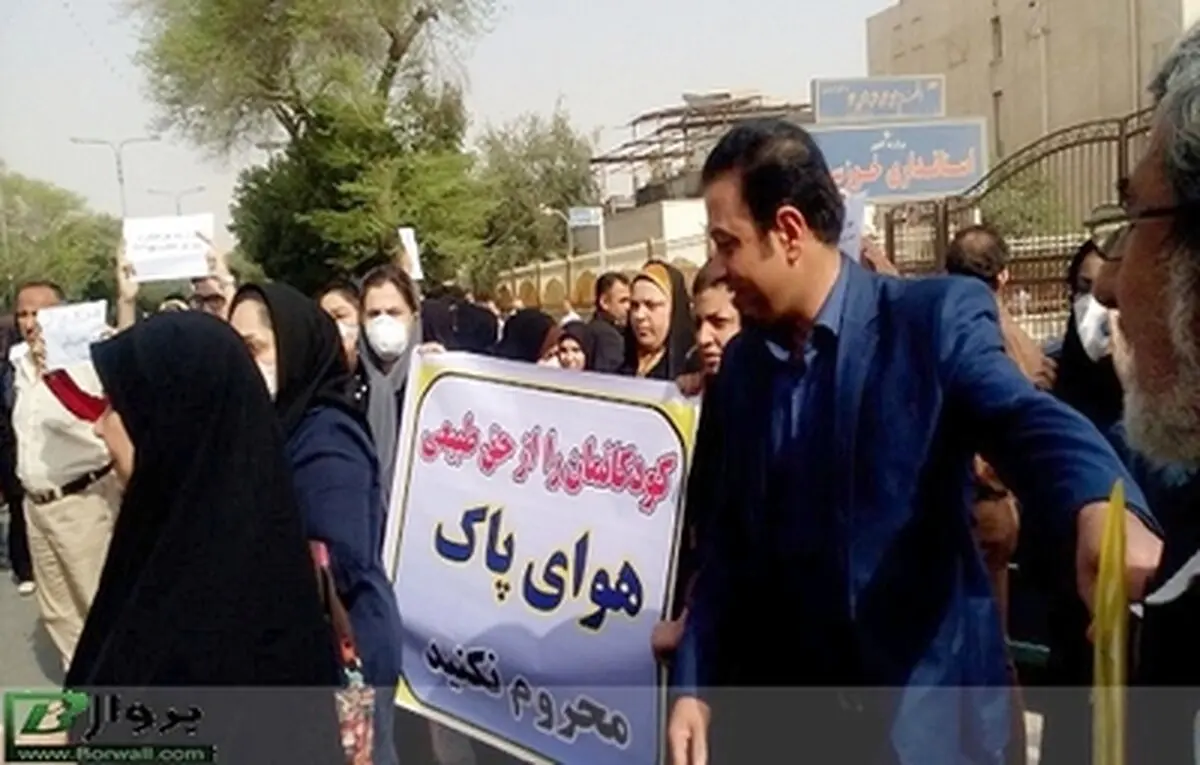 تجمع در اهواز علیه توفان خاک /گزارش تصویری