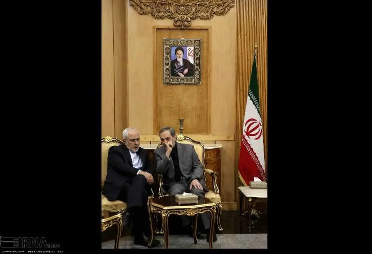 تصویر/ صحبت های درگوشی ظریف و ولایتی