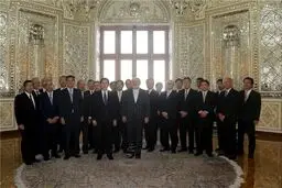 عکس/ نظم ژاپنی‌ها برای دست‌ دادن با ظریف