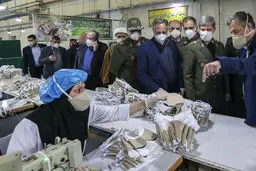 آقای وزیر در کارخانه تولید ماسک های پیشرفته یونی +‌ عکس