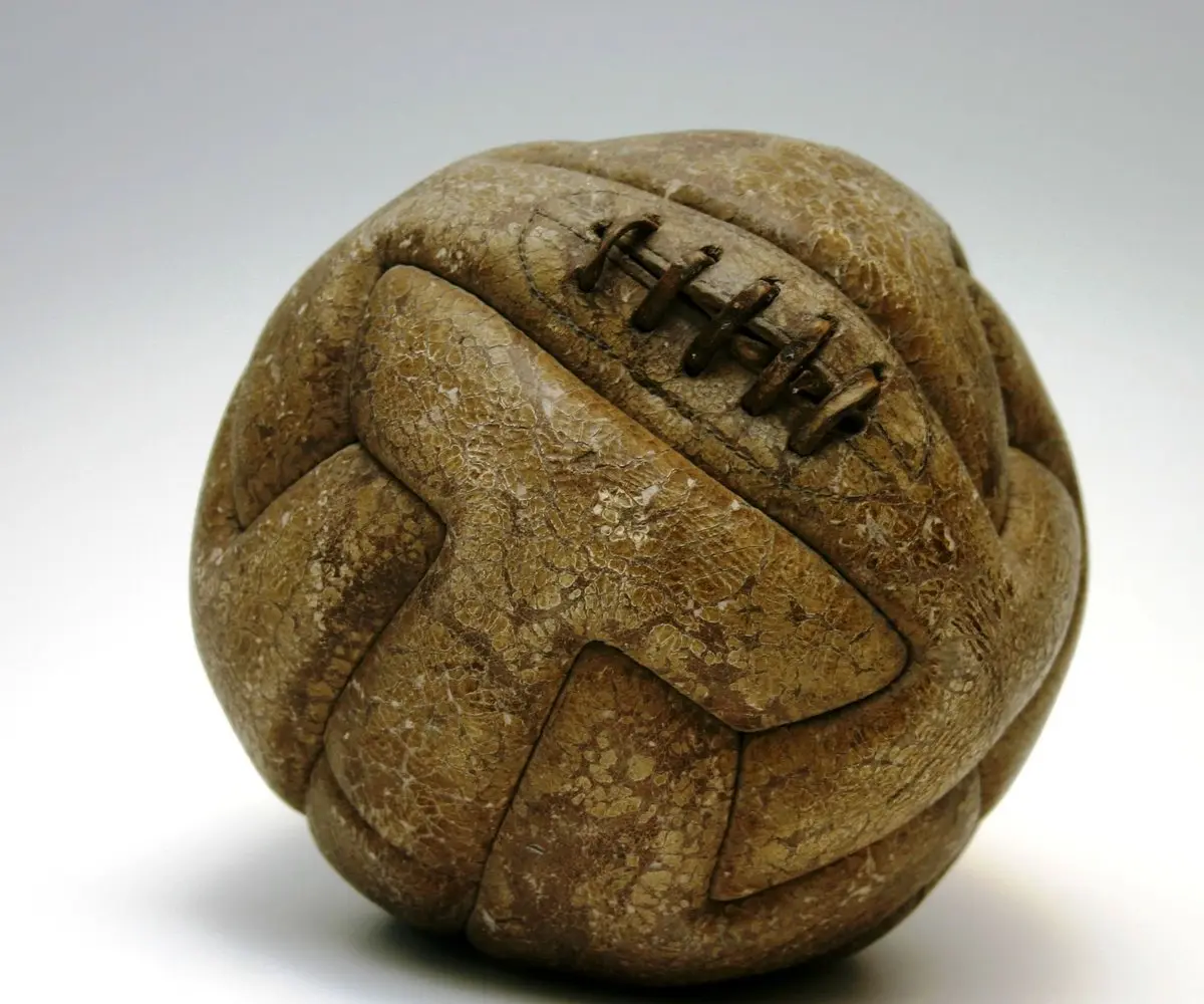 عکسی از اولین توپ استفاده شده در فینال جام جهانی ۱۹۳۰