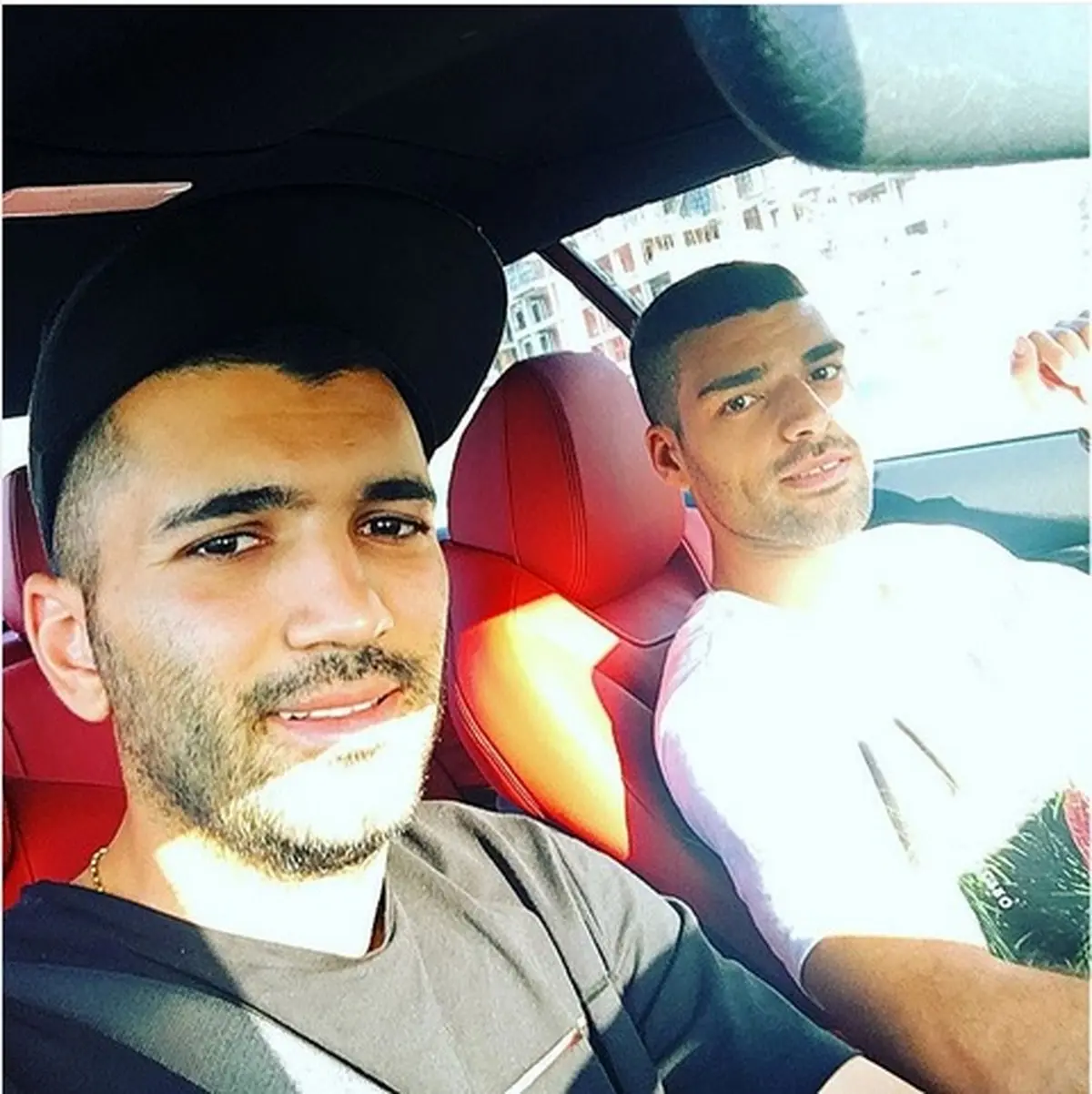 سلفی دو ستاره پرسپولیس در خودرو کوپه/ عکس