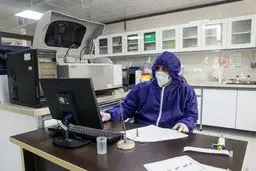 آخرین آمار کرونا در ایران ۲۵ آذر ۹۹ / اسامی شهرستان های قرمز