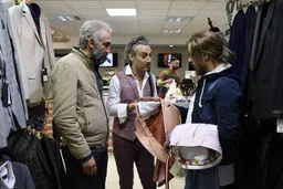 تیپ عجیب ارژنگ امیرفضلی در نقش طراح مد و لباس!/عکس