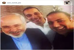 سلفی طنزپردازها با محمدجواد ظریف / عکس