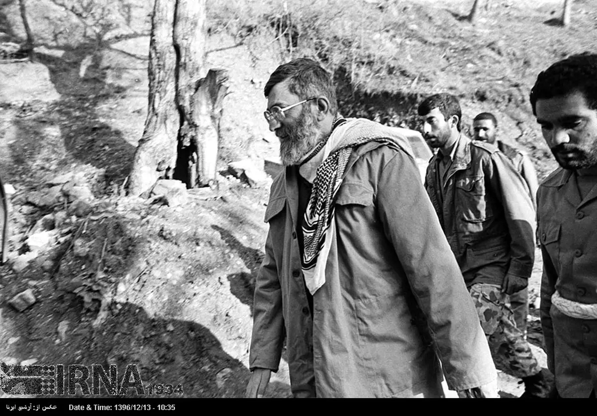 تصاویری تاریخی از عملیات والفجر۱۰ با حضور رهبر انقلاب