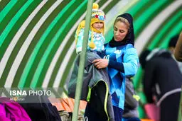 عكس: مادر فوتباليست و كودكش