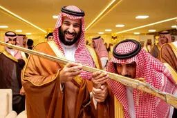 الخلیج انلاین: کرونا چگونه به داد بن سلمان رسید؟