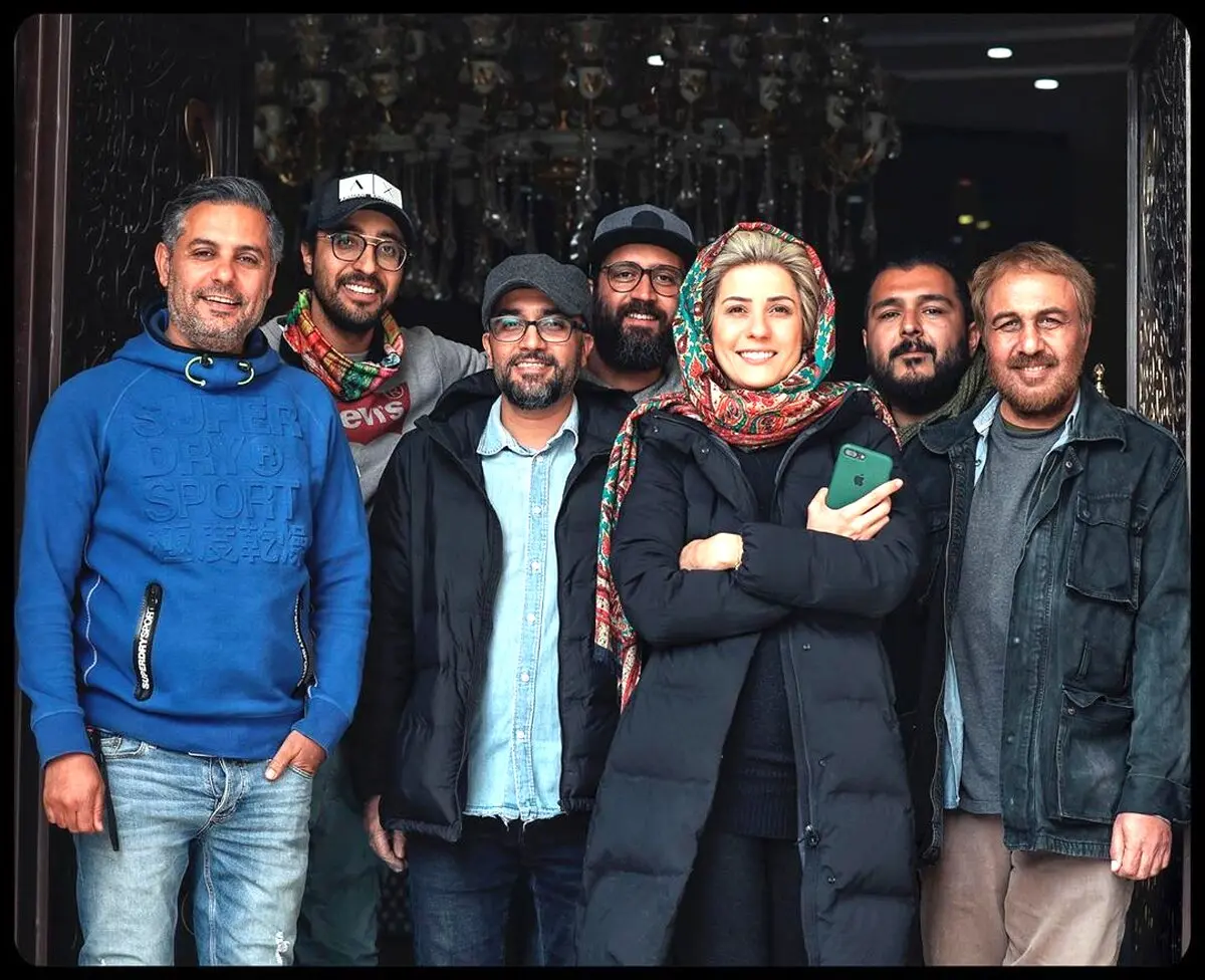 سارا بهرامی و عوامل فیلم در حال ضبط «روشن» + عکس