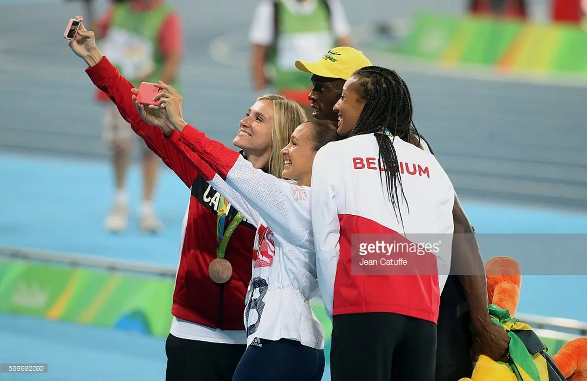 سلفی دوندگان زن المپیک با اوسین بولت/عکس